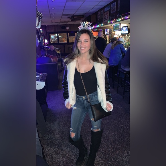 Meet your Posher, Jona - Picture 12 of 13